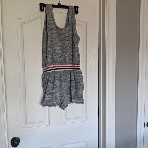 🔥 Romper - Picture 4 of 5